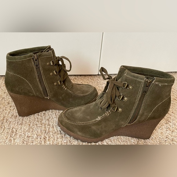 MIA Brisk Olive Suede Wedge Bootie 10M, Rubber sole. Comfortable casual bootie! - Picture 2 of 9